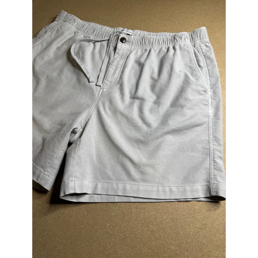 Peter Millar Crown Weekend Mens XL Gray 7 Inch Inseam 2-Way Stretch Shorts